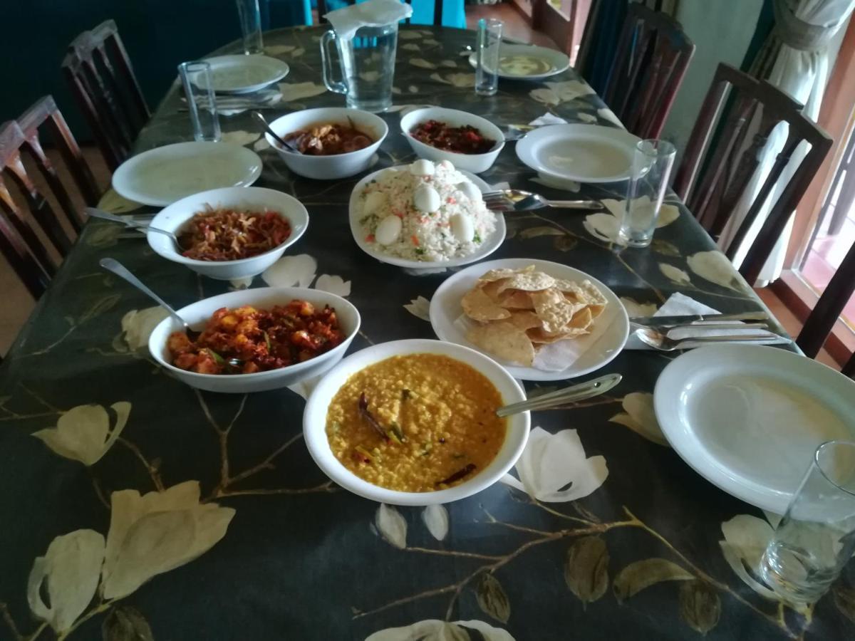 Bed and Breakfast Jungle Tide Kandy Esterno foto