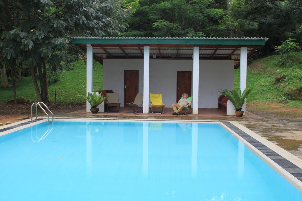 Bed and Breakfast Jungle Tide Kandy Esterno foto